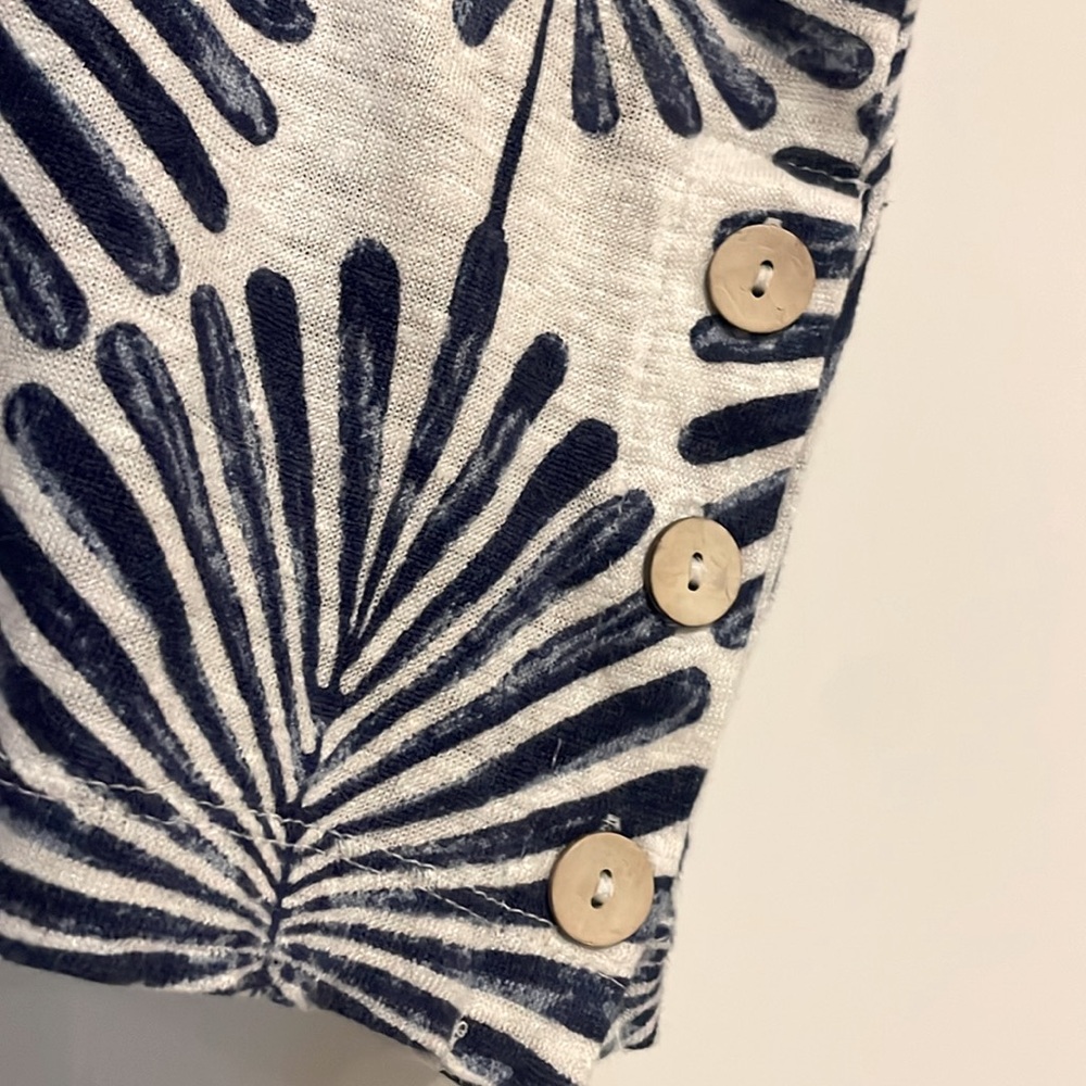 Joie Women’s Blue Patterned 100% Linen Top Medium - Picture 2 of 3